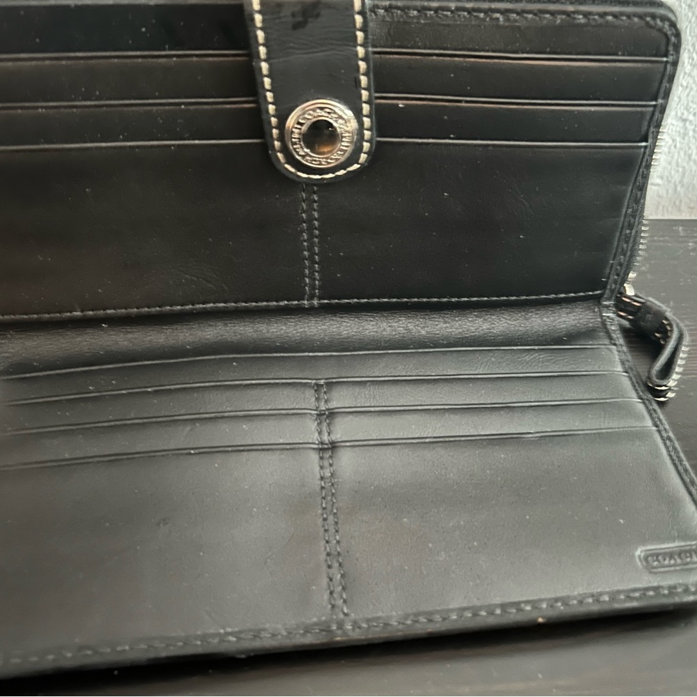 Wallets - Picture 7 of 11
